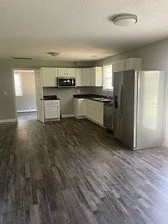 215 Kirby Dr — Photo 4