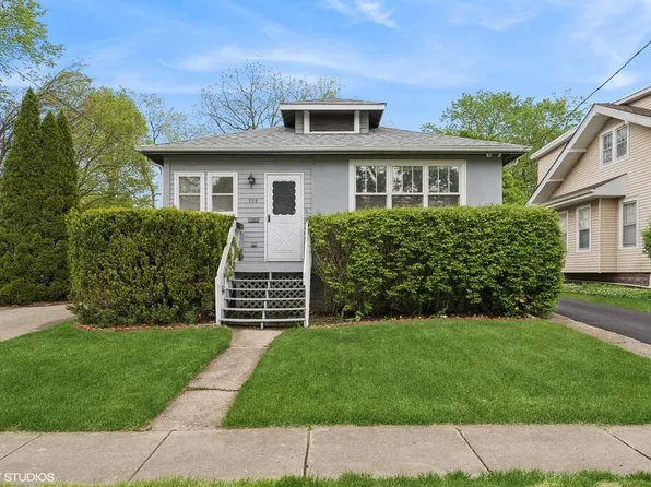 705 Chestnut St, Deerfield, IL 60015