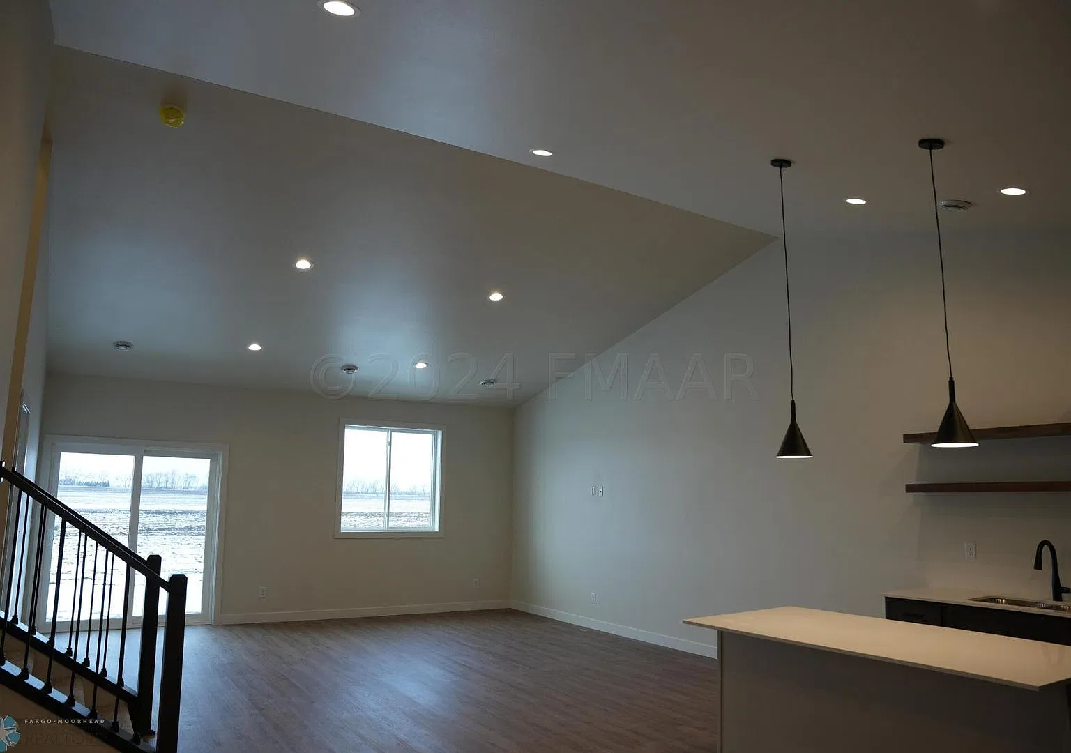 3 bed 2 bath Twinhome for rent — Photo 2