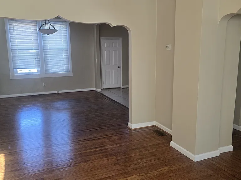 4028 W Cold Spring Ln — Photo 4