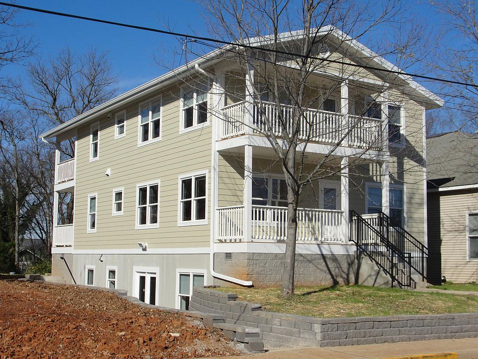 Apartment C is the top floor. Addess by means of inside stairway at back of building, close to parking lot.