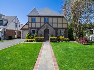 12 May Court, Rockville Centre, NY 11570