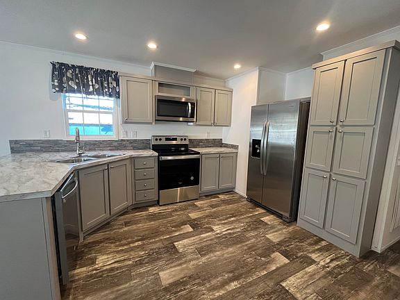 4th image of 190 Hillsborough Dr #416