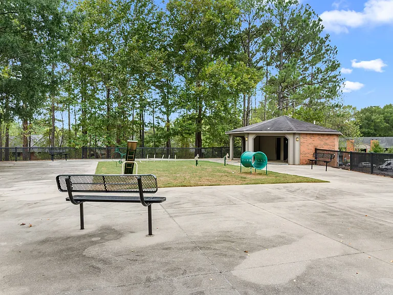 Riverchase Landing Apartments — Photo 28