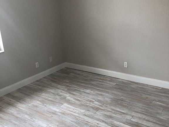 5th image of 27011 Edenrock Ct