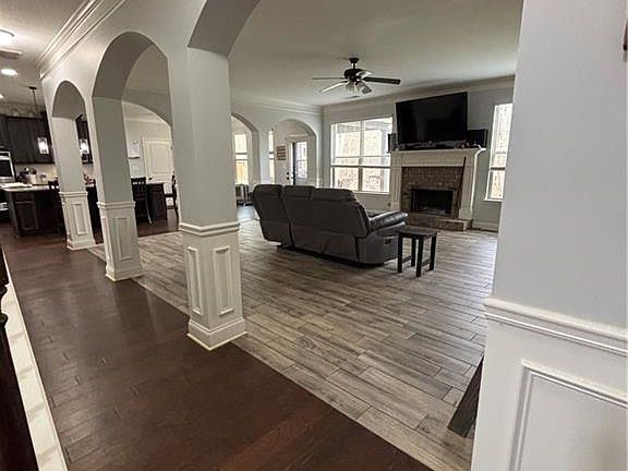 5th image of 328 Vantage Point