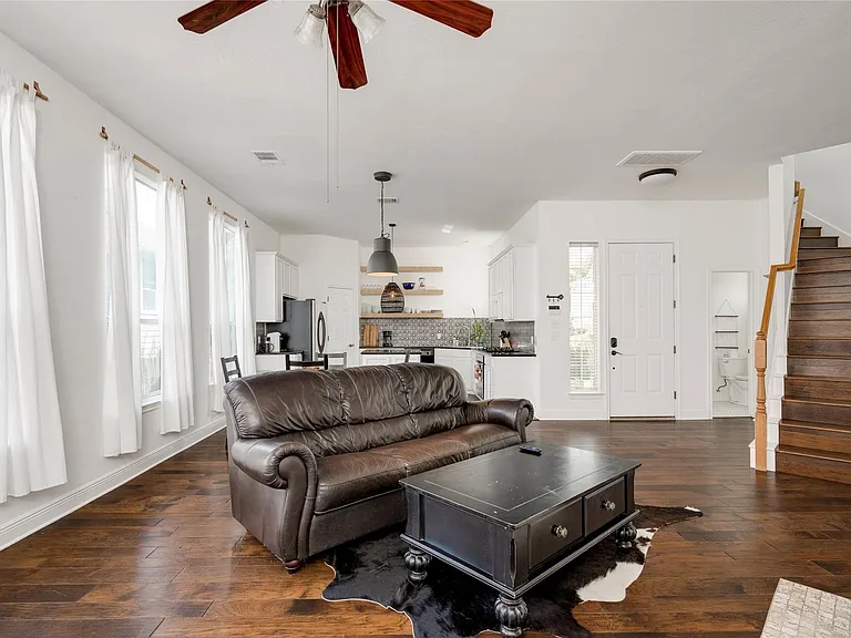 1802 Village Oak Ct — Photo 9