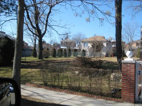 2437 Esplanade, Bronx, NY 10469