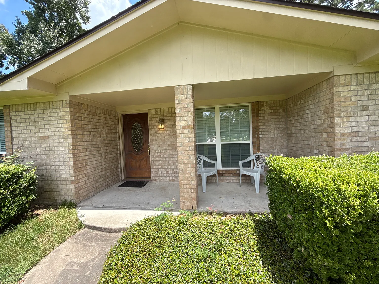 3 bed, 2300 sqft, $1,975 — Photo 1