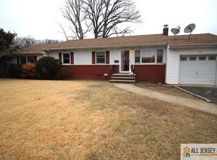 40 Star St, Iselin, NJ 08830