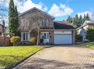 11 Earls Ct, East Gwillimbury, ON L9N1E5