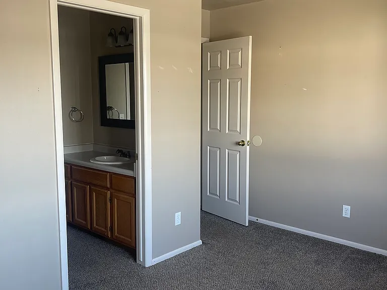 147 W 1190 N — Photo 26