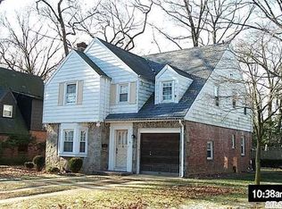 61 Delaware Ave, Freeport, NY 11520