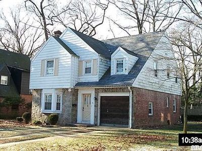 61 Delaware Ave, Freeport, NY, 11520