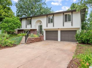 614 Shannon Rd, Papillion, NE 68046