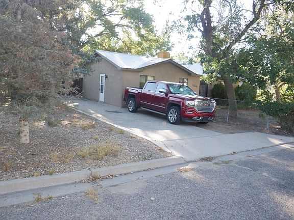 2nd image of 1124 N Kathy Lynn St