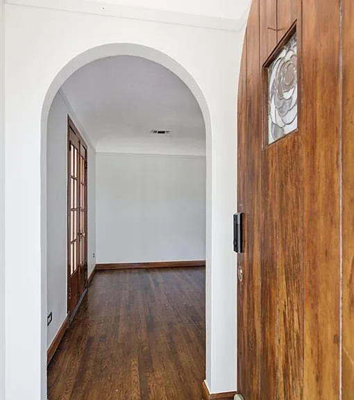2516 Shirley Ave — Photo 4