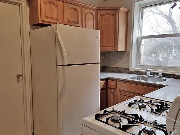 5th image of 59 Gelston Ave