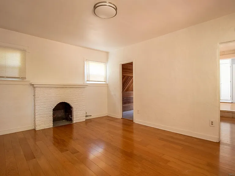 2208 Dwight St — Photo 12