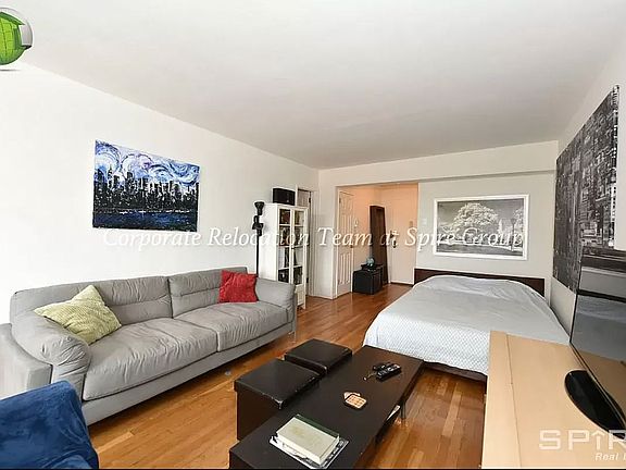 2nd image of 30-60 Crescent St APT 6E