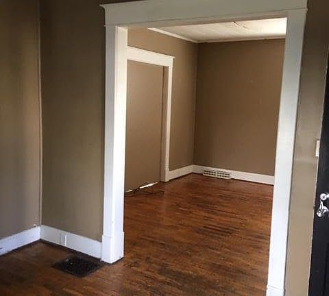 2nd image of 713 W College St