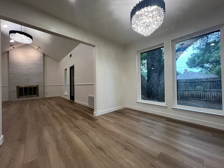 601 N Riverside Dr — Photo 9