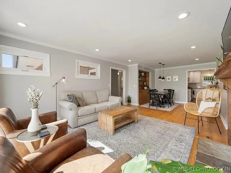 2426 S Louisville Ave — Photo 17