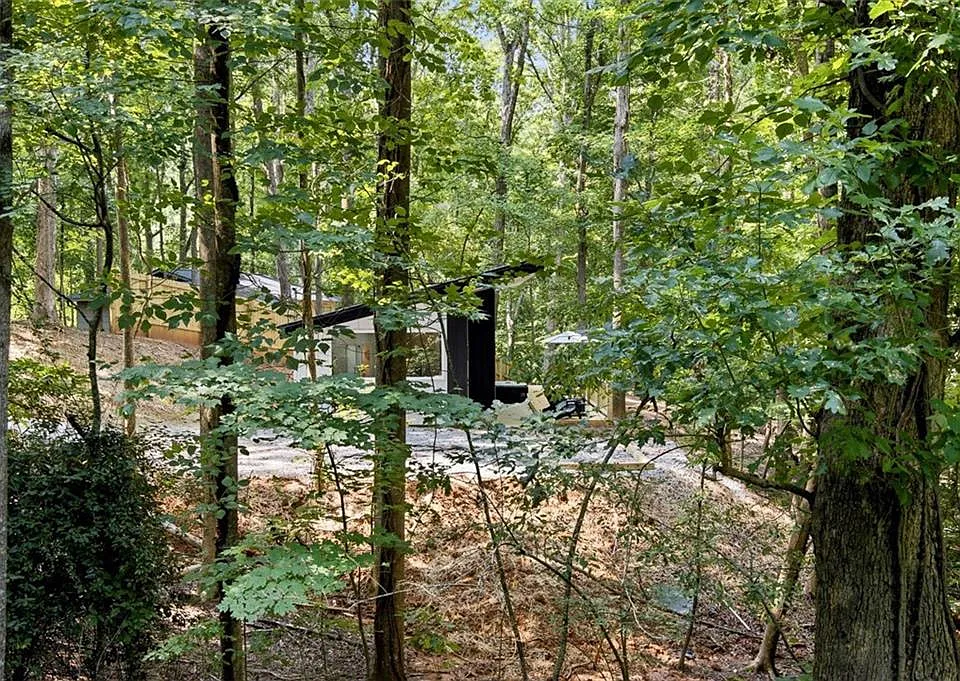 3203 Navajo Cir