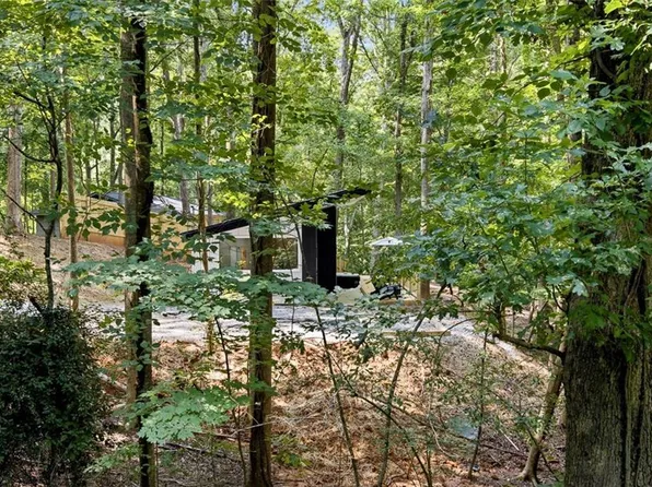 3203 Navajo Cir, Gainesville, GA 30501
