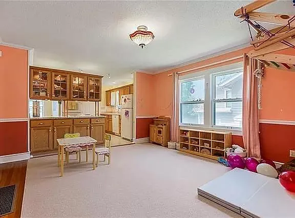 4938 Forest Ave — Photo 36