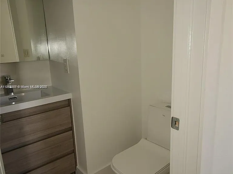 781 SW 148th Ave — Photo 9