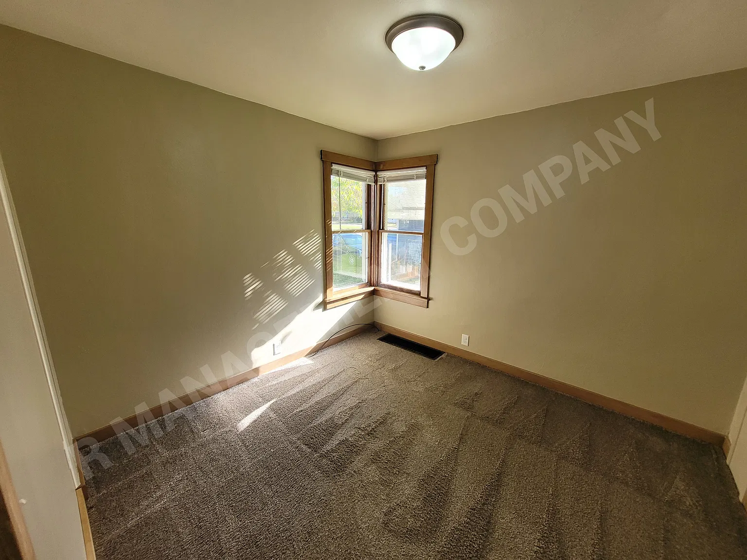 2 bed, 1.0 bath, 572 sqft, $900 — Photo 3