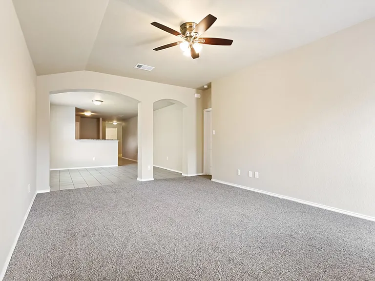 1533 Redbridge Dr — Photo 13