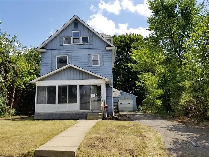 1st image of 893 Thomas Ave
