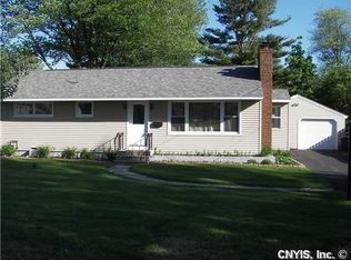 3 Bellewood Cir, North Syracuse, NY 13212