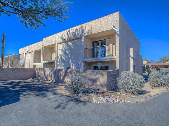 3rd image of 621 W Calle De Las Lomitas