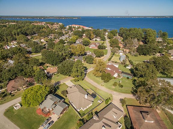 3rd image of 28701 Waikiki Ln