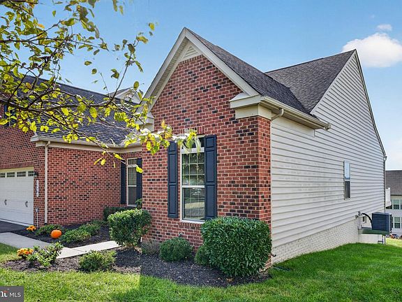 5th image of 26583 Vanderview Pl