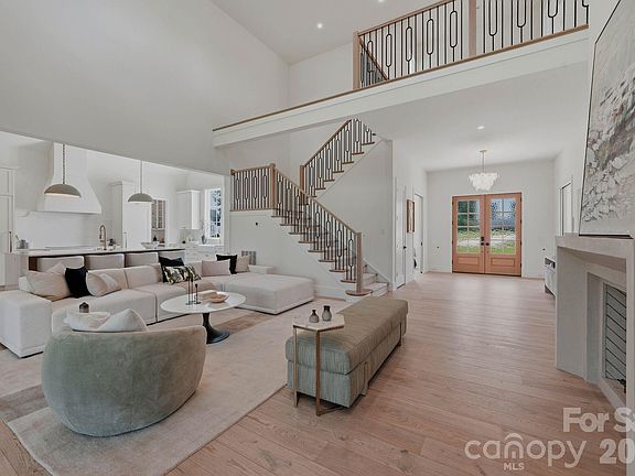 2nd image of 207 Sugar Maple Ln
