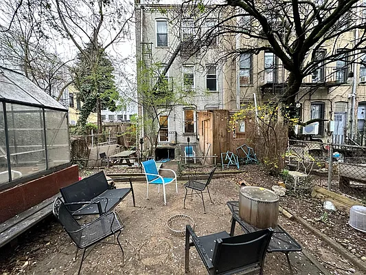 Rented by Evergreen Realty & Investments | media 2