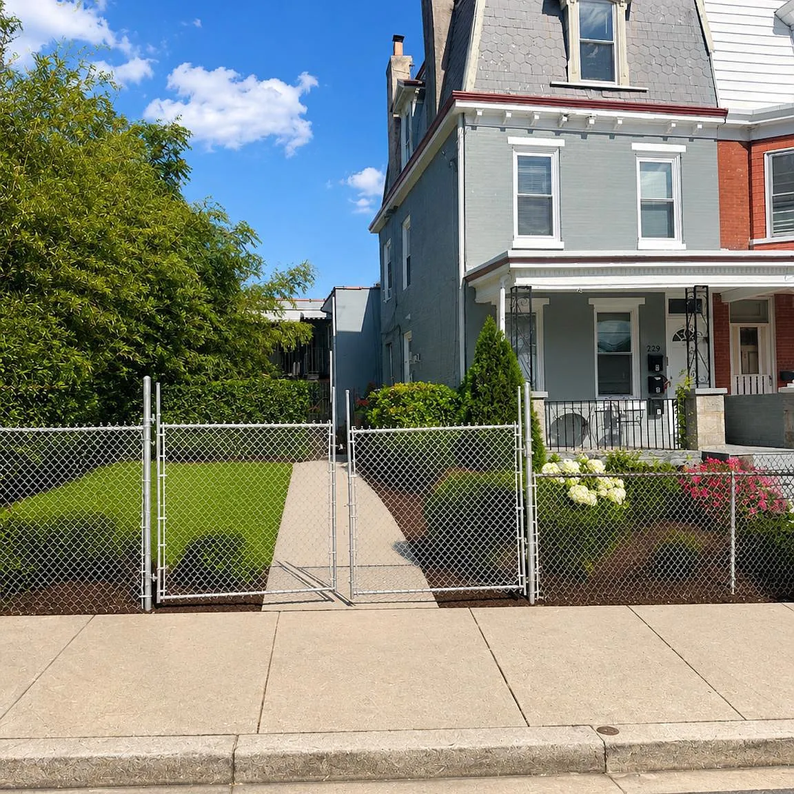 3 bed, 3.5 bath, 3323 sqft, $2,400 — Photo 1