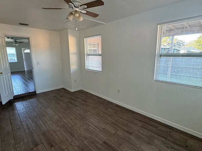 433 73rd Ave N #433 — Photo 9