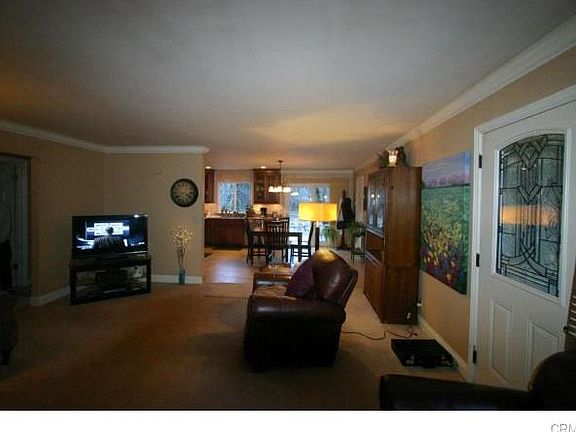 4th image of 9795 Meadow Dr