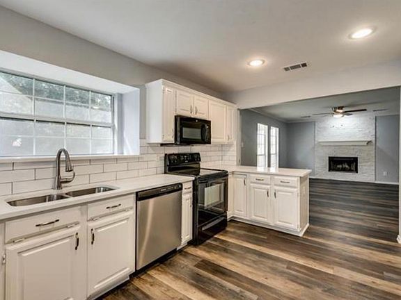 4th image of 3109 Brookhollow Ln