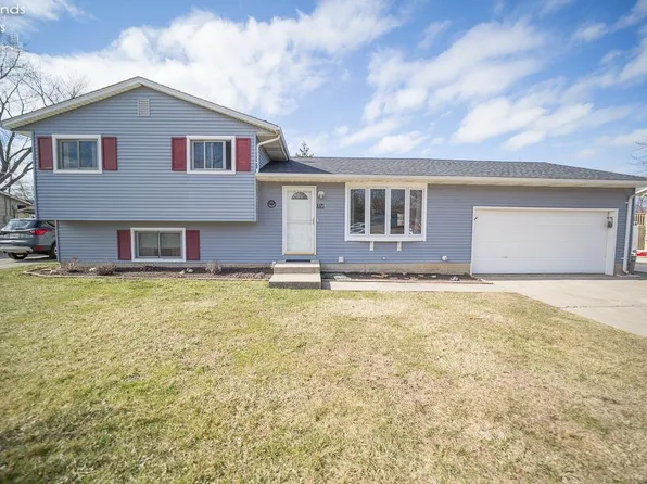 714 Hollywood Ave, Sheffield Lake, OH 44054