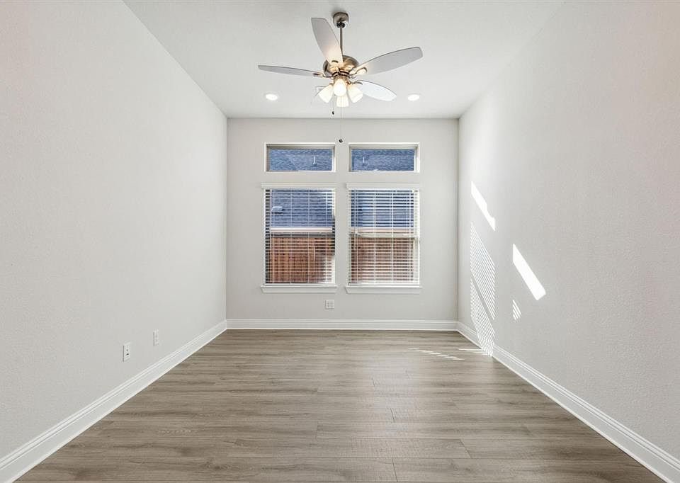 1st image of 3913 Ashland Ave #3913