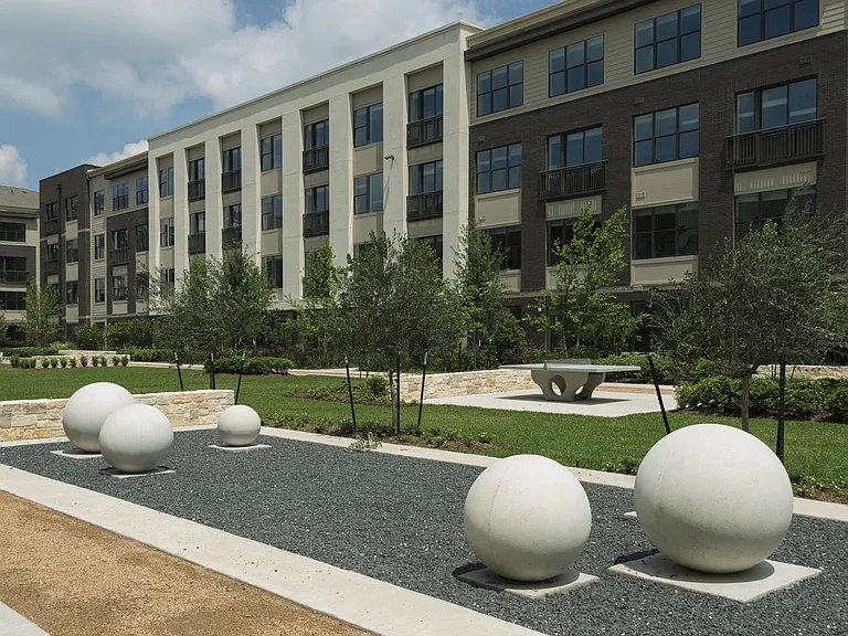 Viridian Design District — Photo 19