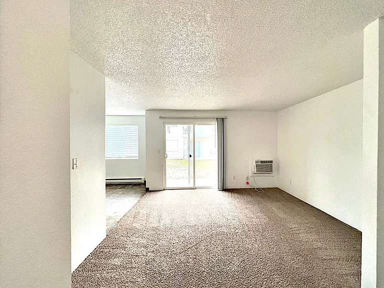 Columbia Landing — Photo 16
