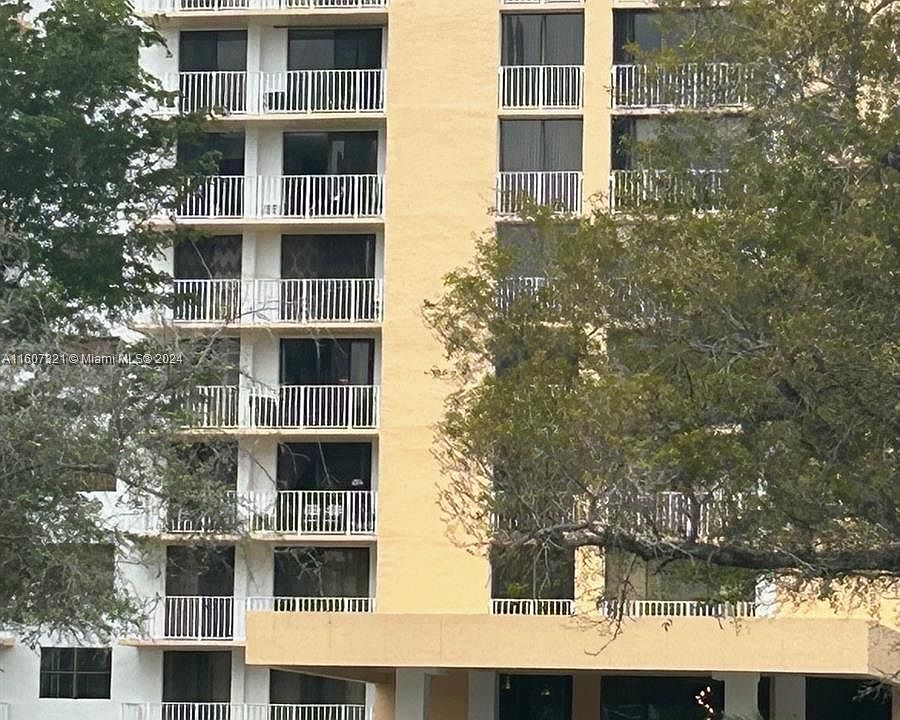 2nd image of 290 174th St APT 516