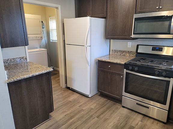 5th image of 511 W Lugonia Ave